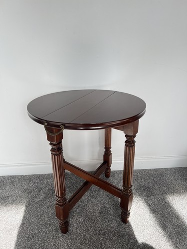 Vintage round wooden side - vintage,